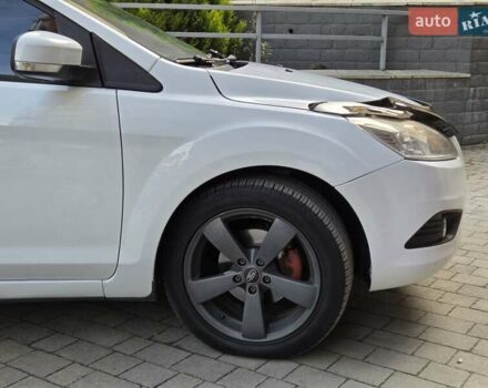 Белый Форд Фокус, объемом двигателя 1.6 л и пробегом 290 тыс. км за 5600 $, фото 9 на Automoto.ua