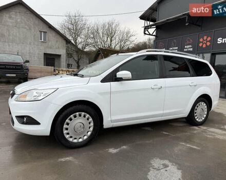 Белый Форд Фокус, объемом двигателя 1.8 л и пробегом 205 тыс. км за 5700 $, фото 2 на Automoto.ua