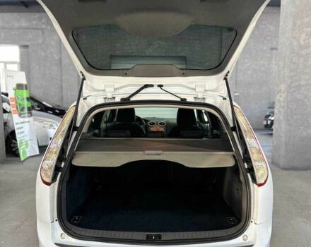 Белый Форд Фокус, объемом двигателя 1.6 л и пробегом 198 тыс. км за 6999 $, фото 19 на Automoto.ua