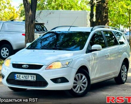Белый Форд Фокус, объемом двигателя 1.6 л и пробегом 210 тыс. км за 6300 $, фото 6 на Automoto.ua