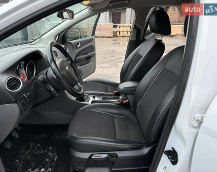 Белый Форд Фокус, объемом двигателя 1.8 л и пробегом 205 тыс. км за 5700 $, фото 29 на Automoto.ua