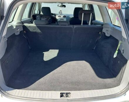 Білий Форд Фокус, об'ємом двигуна 1.8 л та пробігом 227 тис. км за 6000 $, фото 2 на Automoto.ua