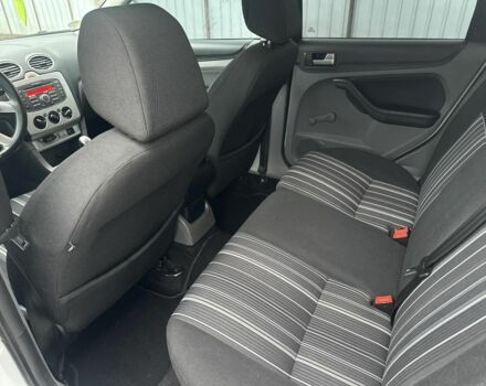 Белый Форд Фокус, объемом двигателя 1.6 л и пробегом 211 тыс. км за 5600 $, фото 7 на Automoto.ua