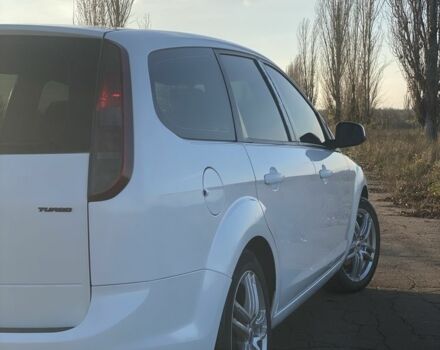 Белый Форд Фокус, объемом двигателя 1.6 л и пробегом 235 тыс. км за 6250 $, фото 5 на Automoto.ua