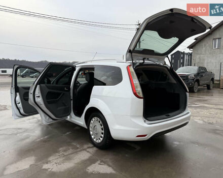 Белый Форд Фокус, объемом двигателя 1.8 л и пробегом 205 тыс. км за 5700 $, фото 20 на Automoto.ua