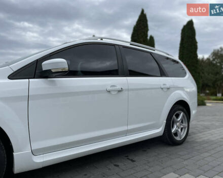 Белый Форд Фокус, объемом двигателя 1.6 л и пробегом 257 тыс. км за 5999 $, фото 25 на Automoto.ua