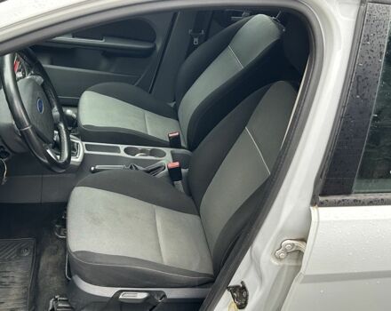 Белый Форд Фокус, объемом двигателя 1.6 л и пробегом 200 тыс. км за 1999 $, фото 19 на Automoto.ua