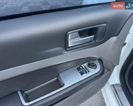 Белый Форд Фокус, объемом двигателя 1.6 л и пробегом 268 тыс. км за 6500 $, фото 10 на Automoto.ua