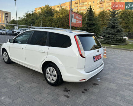 Білий Форд Фокус, об'ємом двигуна 1.6 л та пробігом 206 тис. км за 5500 $, фото 1 на Automoto.ua