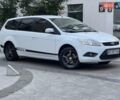 Белый Форд Фокус, объемом двигателя 1.6 л и пробегом 300 тыс. км за 4500 $, фото 1 на Automoto.ua