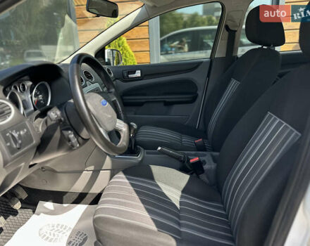 Білий Форд Фокус, об'ємом двигуна 1.56 л та пробігом 311 тис. км за 4700 $, фото 31 на Automoto.ua