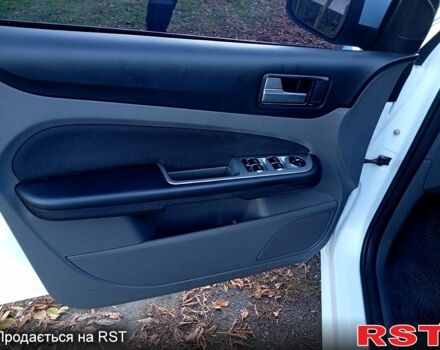 Білий Форд Фокус, об'ємом двигуна 1.8 л та пробігом 204 тис. км за 6500 $, фото 8 на Automoto.ua