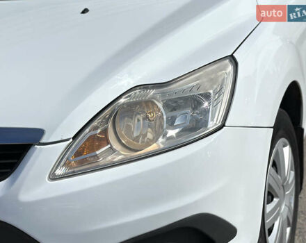 Білий Форд Фокус, об'ємом двигуна 1.56 л та пробігом 311 тис. км за 4700 $, фото 5 на Automoto.ua
