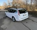 Белый Форд Фокус, объемом двигателя 1.6 л и пробегом 270 тыс. км за 5500 $, фото 3 на Automoto.ua