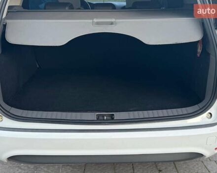 Белый Форд Фокус, объемом двигателя 1.6 л и пробегом 268 тыс. км за 6500 $, фото 18 на Automoto.ua