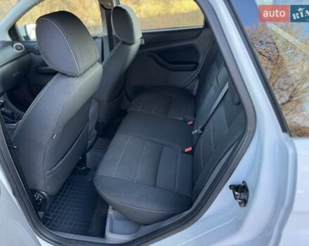 Белый Форд Фокус, объемом двигателя 1.6 л и пробегом 280 тыс. км за 5499 $, фото 13 на Automoto.ua