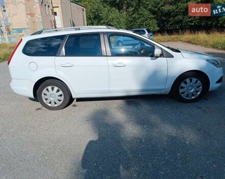 Белый Форд Фокус, объемом двигателя 1.6 л и пробегом 290 тыс. км за 5900 $, фото 14 на Automoto.ua