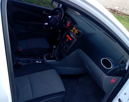 Білий Форд Фокус, об'ємом двигуна 1.8 л та пробігом 204 тис. км за 6500 $, фото 7 на Automoto.ua