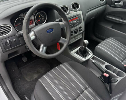 Белый Форд Фокус, объемом двигателя 1.6 л и пробегом 221 тыс. км за 6500 $, фото 12 на Automoto.ua