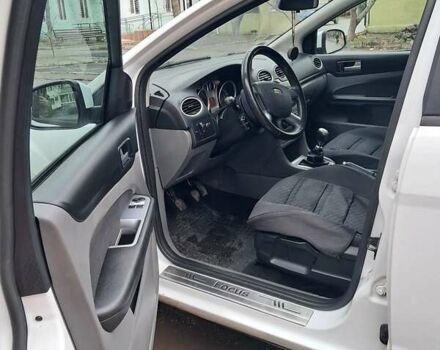 Белый Форд Фокус, объемом двигателя 2 л и пробегом 310 тыс. км за 4700 $, фото 7 на Automoto.ua