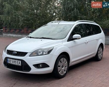 Белый Форд Фокус, объемом двигателя 1.56 л и пробегом 241 тыс. км за 5600 $, фото 1 на Automoto.ua