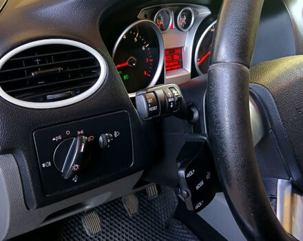 Белый Форд Фокус, объемом двигателя 1.8 л и пробегом 201 тыс. км за 4850 $, фото 6 на Automoto.ua