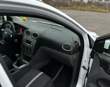 Белый Форд Фокус, объемом двигателя 1.6 л и пробегом 234 тыс. км за 6200 $, фото 10 на Automoto.ua