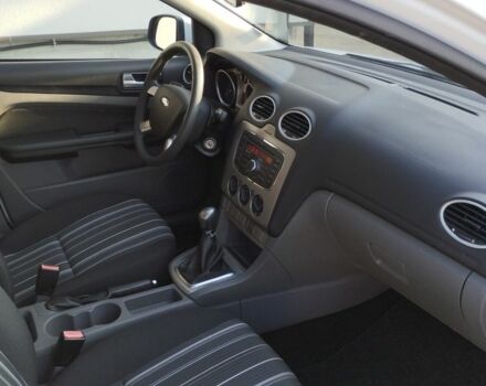 Белый Форд Фокус, объемом двигателя 0 л и пробегом 221 тыс. км за 6400 $, фото 4 на Automoto.ua