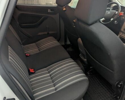 Білий Форд Фокус, об'ємом двигуна 1.6 л та пробігом 210 тис. км за 5200 $, фото 5 на Automoto.ua