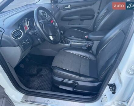 Белый Форд Фокус, объемом двигателя 1.6 л и пробегом 268 тыс. км за 6500 $, фото 9 на Automoto.ua