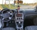 Білий Форд Фокус, об'ємом двигуна 1.6 л та пробігом 320 тис. км за 4500 $, фото 5 на Automoto.ua