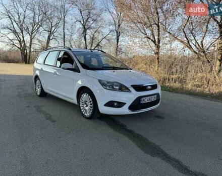 Белый Форд Фокус, объемом двигателя 1.6 л и пробегом 280 тыс. км за 5499 $, фото 1 на Automoto.ua