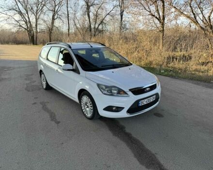 Белый Форд Фокус, объемом двигателя 1.6 л и пробегом 270 тыс. км за 5500 $, фото 1 на Automoto.ua