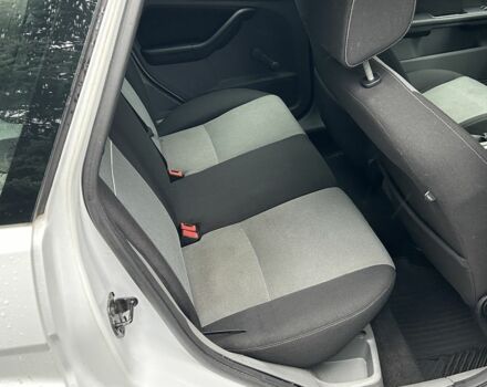 Белый Форд Фокус, объемом двигателя 1.6 л и пробегом 200 тыс. км за 1999 $, фото 15 на Automoto.ua