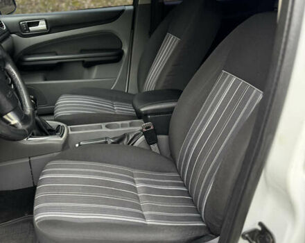 Белый Форд Фокус, объемом двигателя 1.6 л и пробегом 231 тыс. км за 4899 $, фото 18 на Automoto.ua