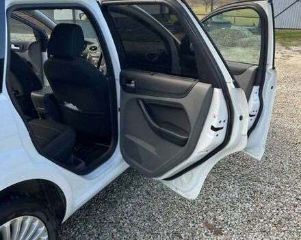 Форд Фокус 2010 в Коломые на Automoto.ua Белый Форд Фокус, объемом двигателя 1.6 л и пробегом 315 тыс. км за 6200 $, фото 6 на Automoto.ua