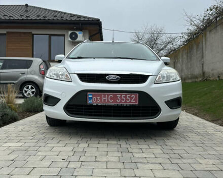 Белый Форд Фокус, объемом двигателя 1.6 л и пробегом 221 тыс. км за 6500 $, фото 2 на Automoto.ua
