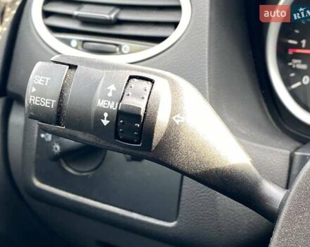 Белый Форд Фокус, объемом двигателя 1.56 л и пробегом 290 тыс. км за 5490 $, фото 18 на Automoto.ua