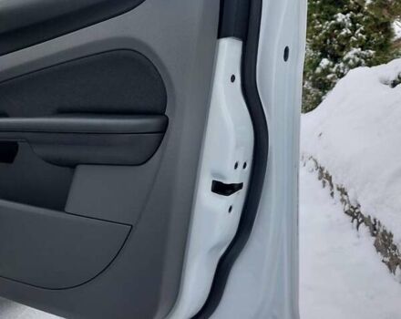 Белый Форд Фокус, объемом двигателя 1.6 л и пробегом 180 тыс. км за 6300 $, фото 24 на Automoto.ua