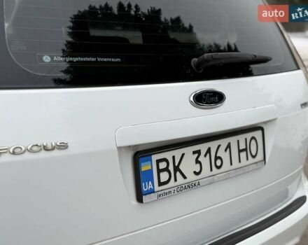 Білий Форд Фокус, об'ємом двигуна 2 л та пробігом 280 тис. км за 5450 $, фото 24 на Automoto.ua