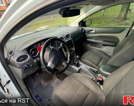 Белый Форд Фокус, объемом двигателя 1.6 л и пробегом 214 тыс. км за 5500 $, фото 2 на Automoto.ua