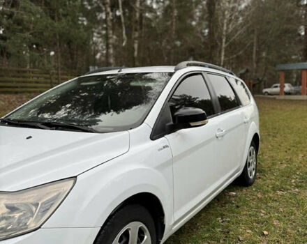 Белый Форд Фокус, объемом двигателя 1.6 л и пробегом 231 тыс. км за 4899 $, фото 3 на Automoto.ua