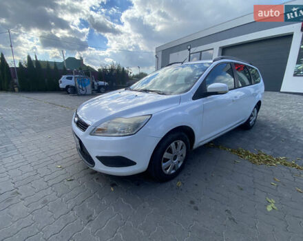 Белый Форд Фокус, объемом двигателя 1.6 л и пробегом 249 тыс. км за 5500 $, фото 6 на Automoto.ua