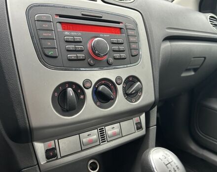 Белый Форд Фокус, объемом двигателя 1.6 л и пробегом 200 тыс. км за 1999 $, фото 20 на Automoto.ua