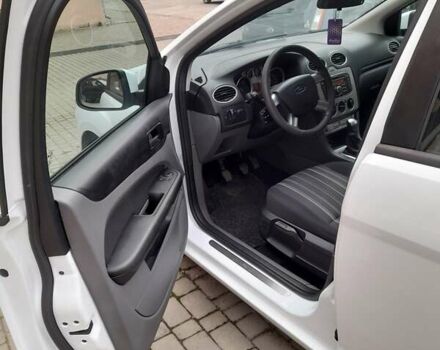 Белый Форд Фокус, объемом двигателя 1.56 л и пробегом 250 тыс. км за 6200 $, фото 7 на Automoto.ua