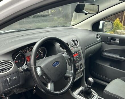 Белый Форд Фокус, объемом двигателя 1.6 л и пробегом 200 тыс. км за 1999 $, фото 18 на Automoto.ua