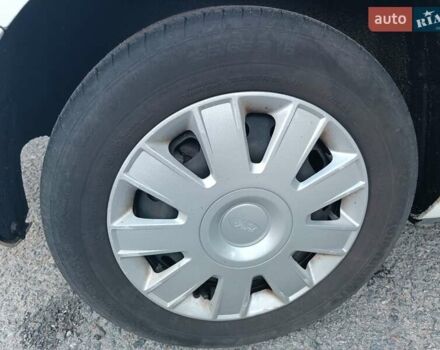 Белый Форд Фокус, объемом двигателя 1.6 л и пробегом 290 тыс. км за 5900 $, фото 12 на Automoto.ua