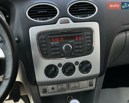 Білий Форд Фокус, об'ємом двигуна 1.56 л та пробігом 311 тис. км за 4700 $, фото 43 на Automoto.ua