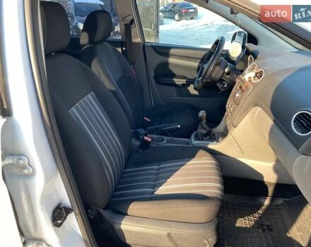 Білий Форд Фокус, об'ємом двигуна 1.56 л та пробігом 290 тис. км за 5290 $, фото 11 на Automoto.ua