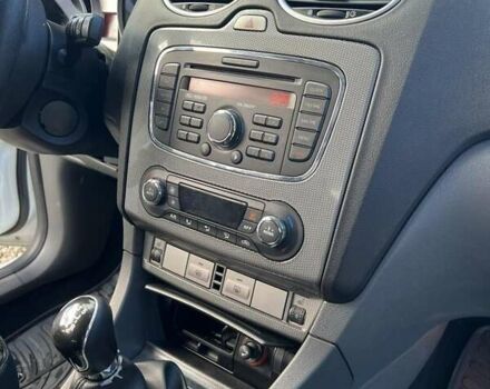 Форд Фокус 2010 в Коломые на Automoto.ua Белый Форд Фокус, объемом двигателя 1.6 л и пробегом 315 тыс. км за 6200 $, фото 3 на Automoto.ua